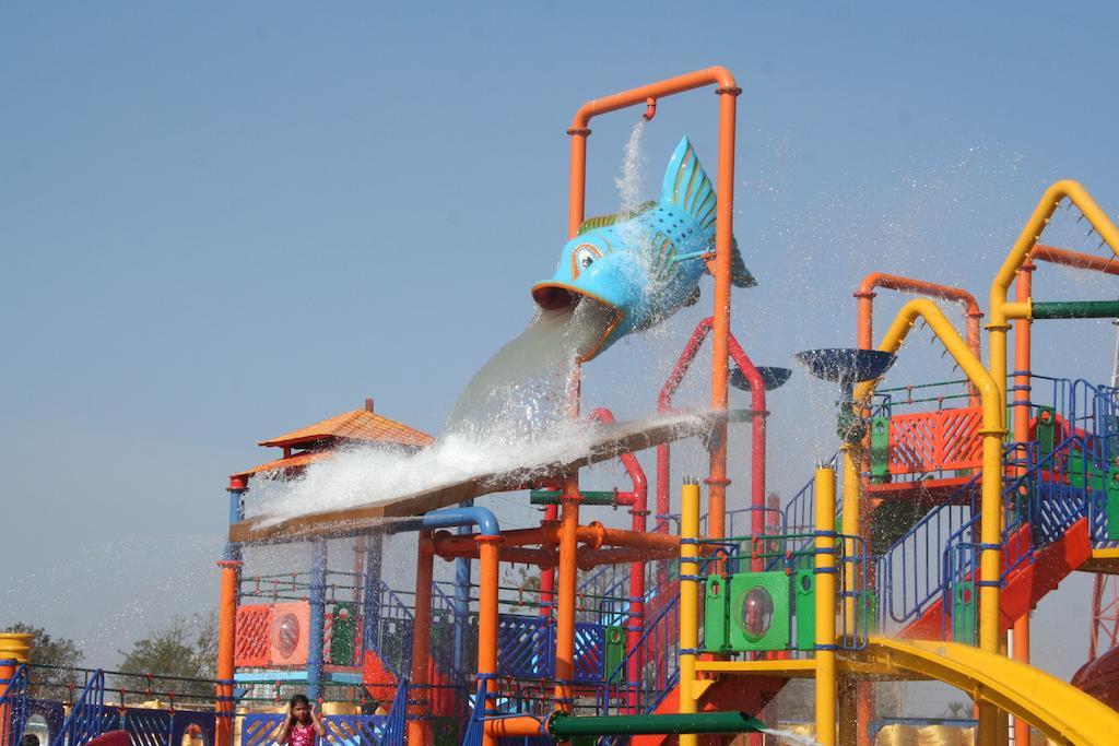 Sentosa Resorts & Water Park Chinchvad Exterior photo