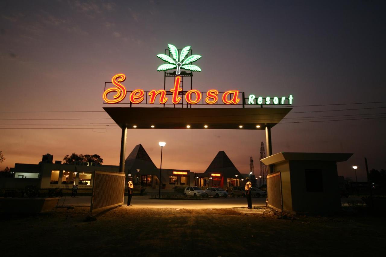 Sentosa Resorts & Water Park Chinchvad Exterior photo